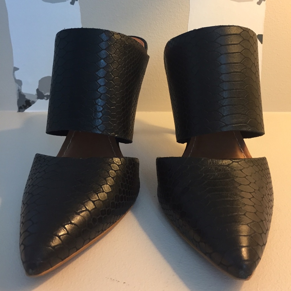 Black Snakeskin Pumps