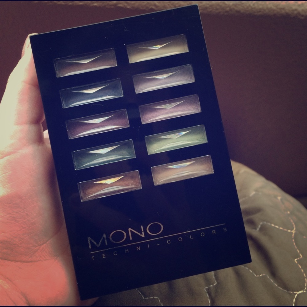I'm selling a eyeshadow pallet❤