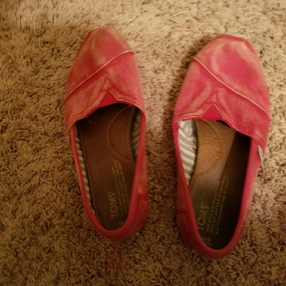 Toms red size 7