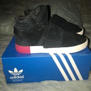 Adidas Tubular Invader w/strap