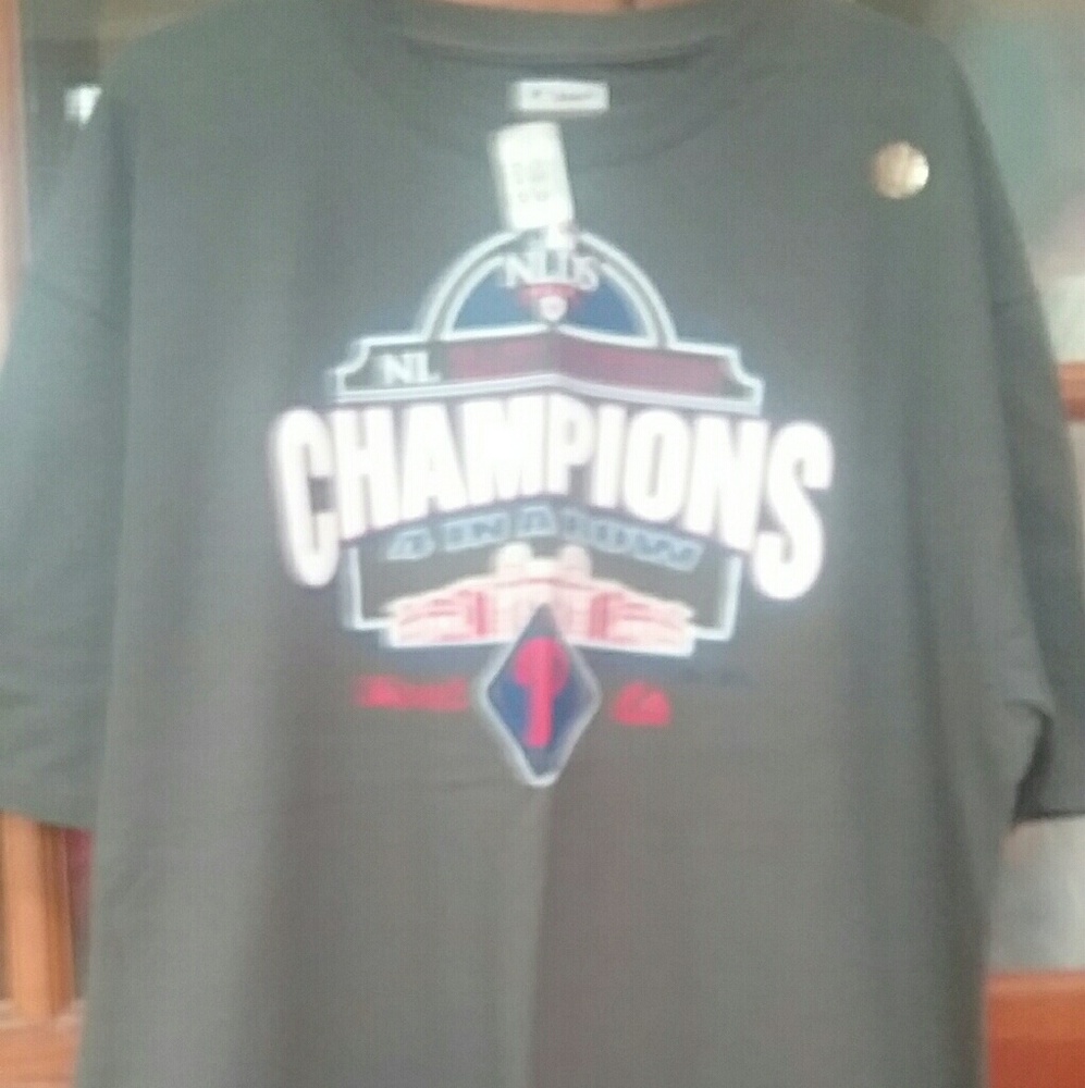 NWT Phillies tshirt