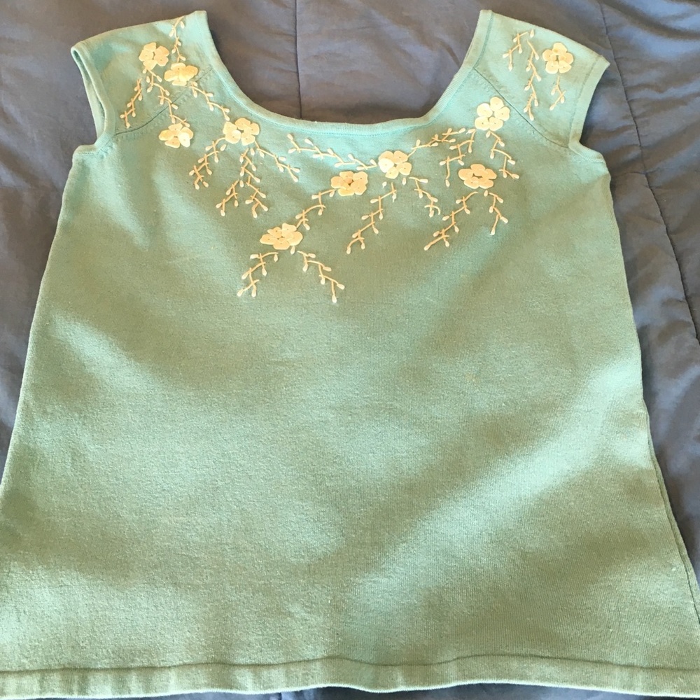 Beautiful Beaded Sweater Tank Size Small
