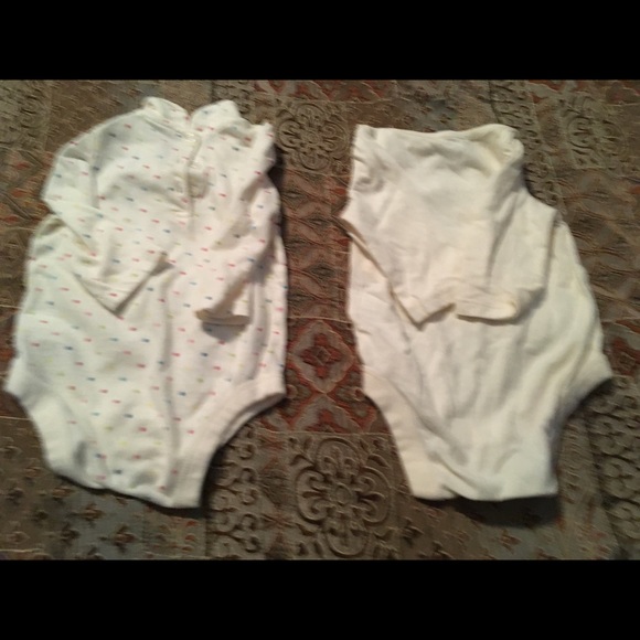 3-6 month Gap Reindeer onesie - Picture 2 of 3