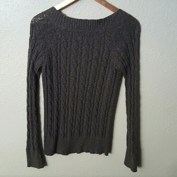 Deep v cable knit sweater - Picture 2 of 2