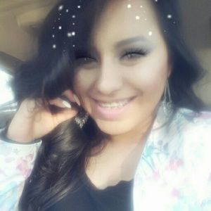 Meet your Posher, Alejandra