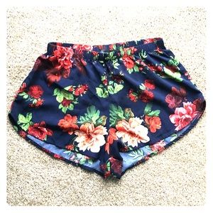 Floral shorts in medium