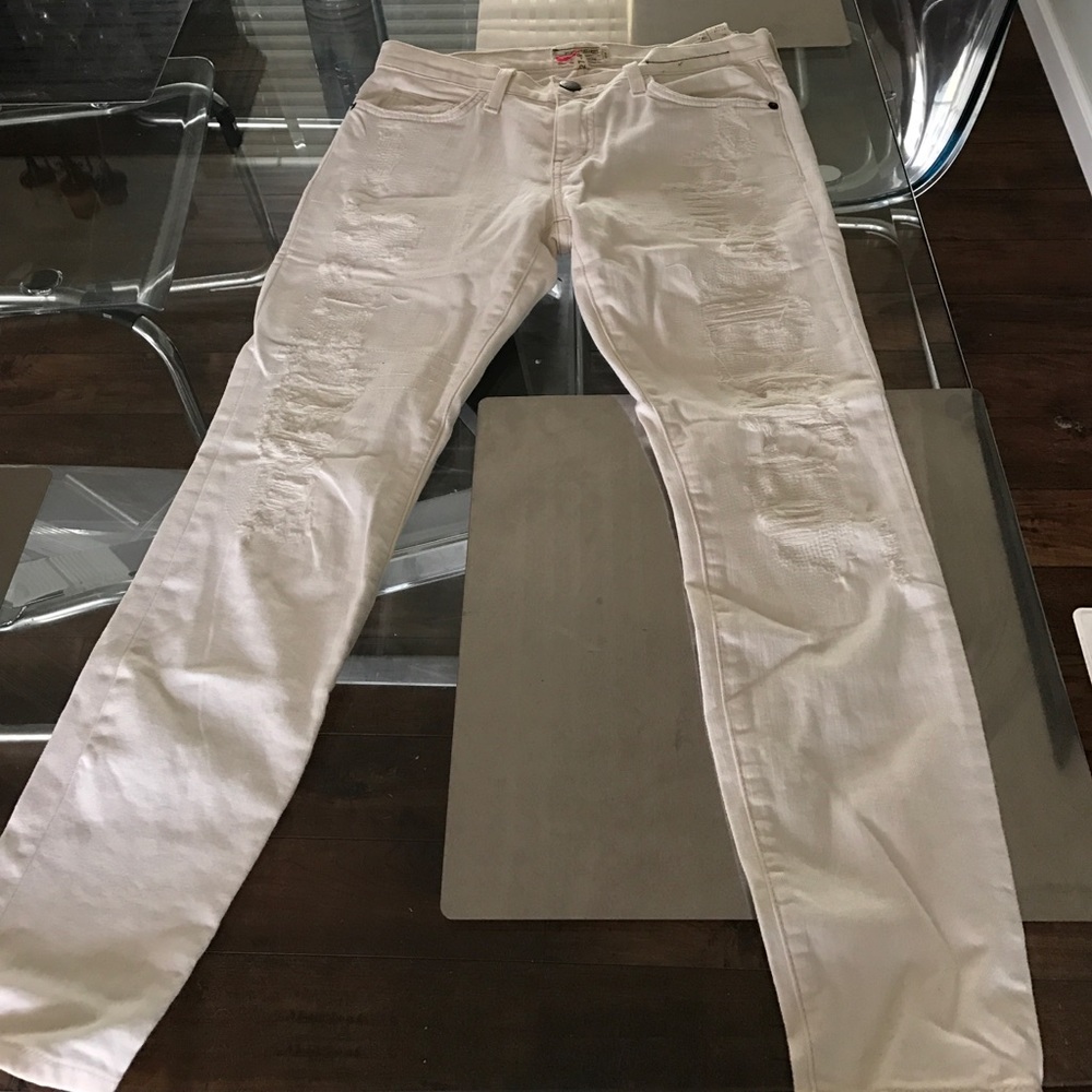 Distressed white jeans!!