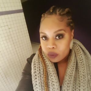 Meet your Posher, Rashitia