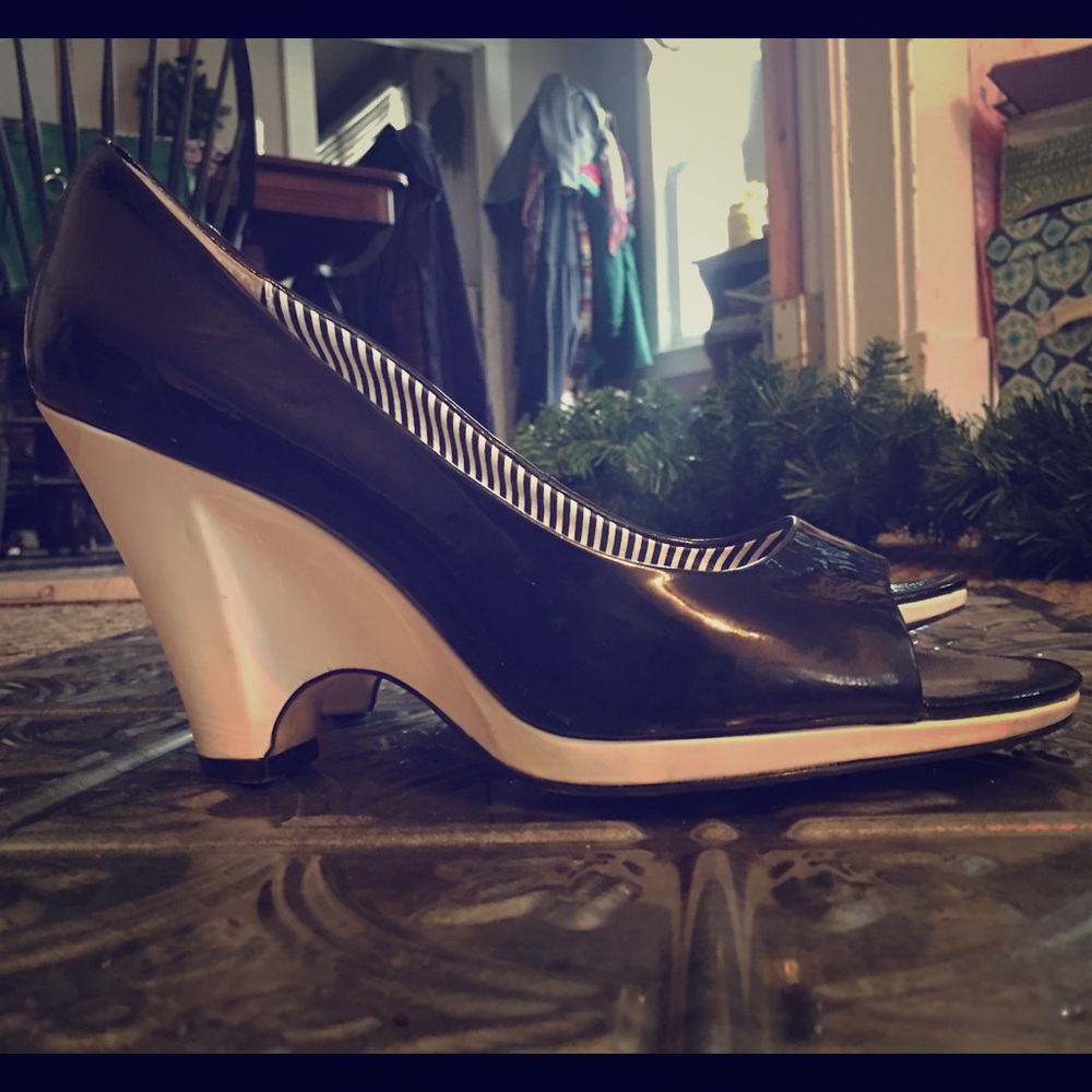 Patent Leather Anne Klein Wedges SUPER CUTE