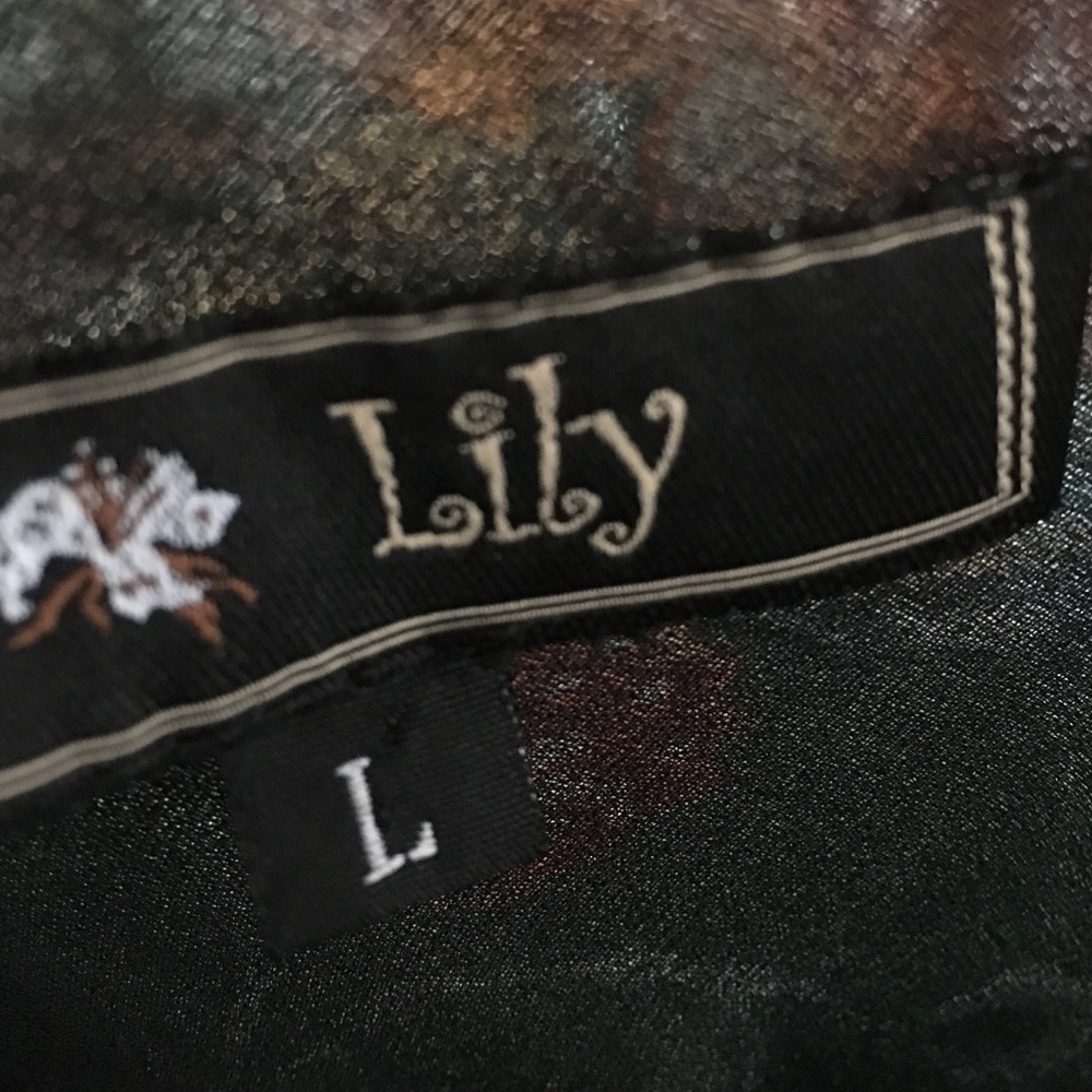 Alluring - Picture 4 of 4