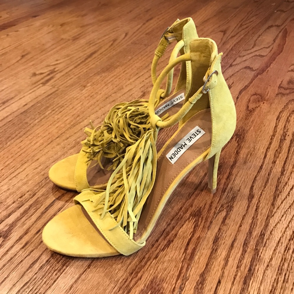 Steve Madden Sashi Yellow suede 9.5