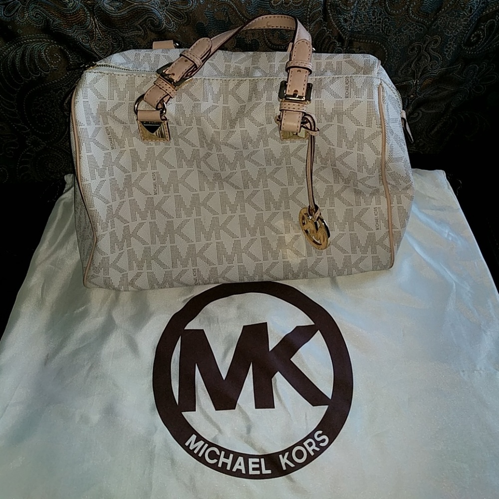 Micheal by Micheal Kors Grayson off-white Satchel