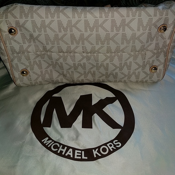 Micheal by Micheal Kors Grayson off-white Satchel - Picture 2 of 5