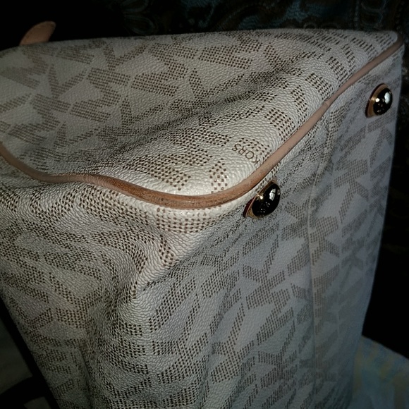 Micheal by Micheal Kors Grayson off-white Satchel - Picture 5 of 5