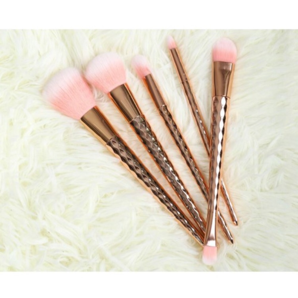 UNICORN makeup brushes and jewelry
