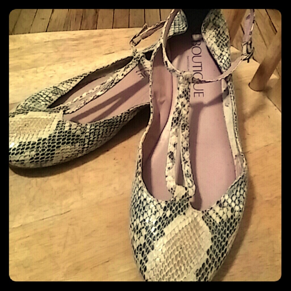 HUGE SALE!!  SAM ELDELMAN SHOES MUST GO