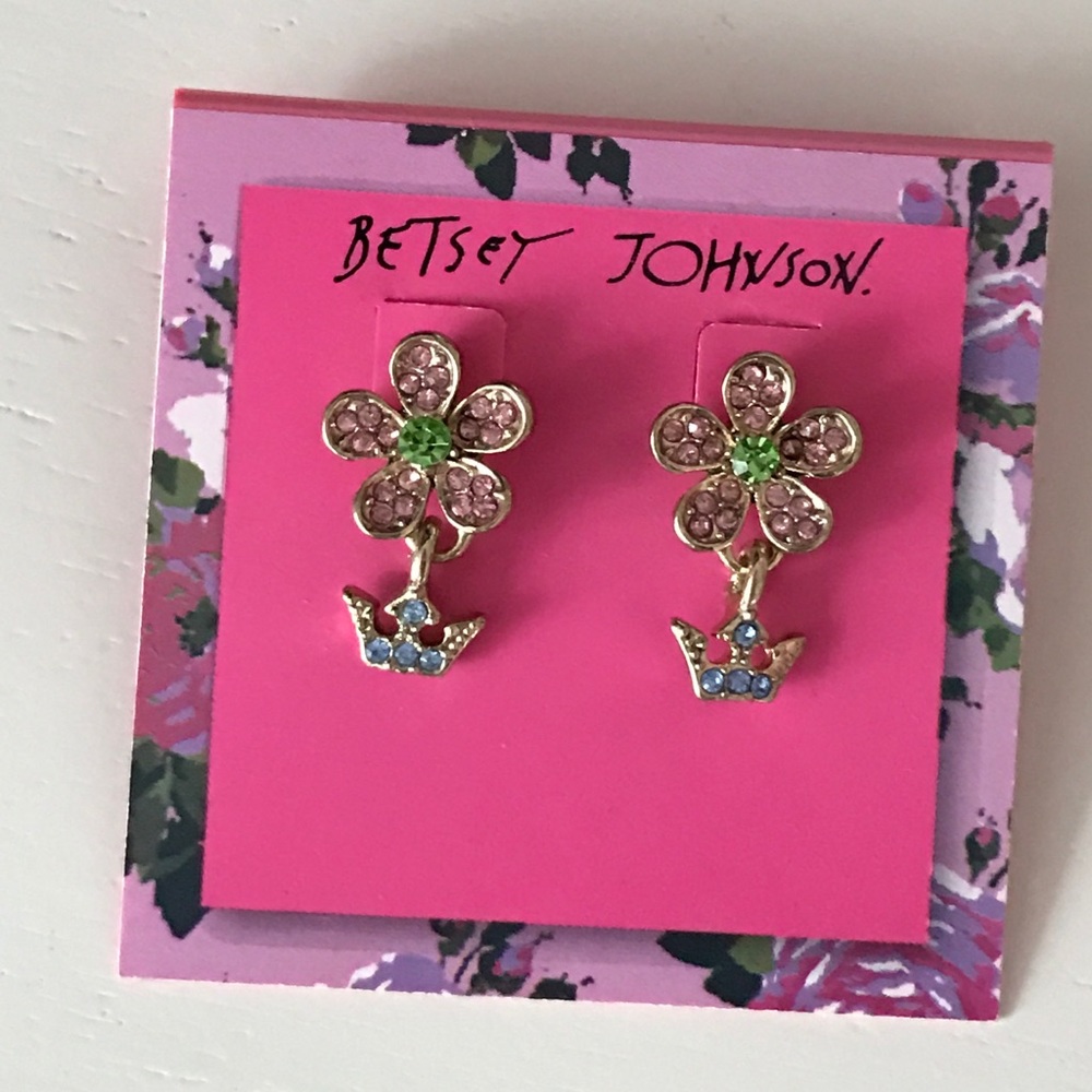 Betsey Johnson flower earrings 🌸💖