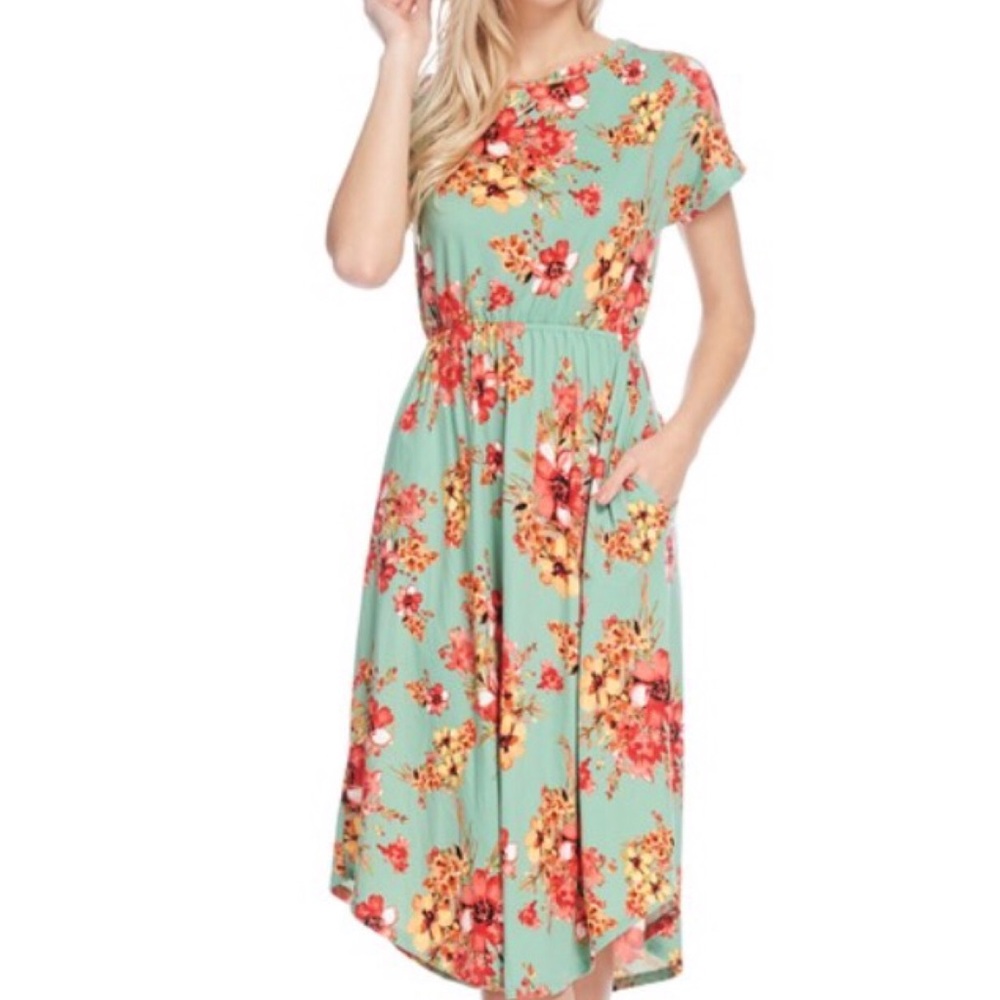 NEW FIT & FLARE FLORAL DRESS❗️Closet Closing❗️ - Picture 4 of 6