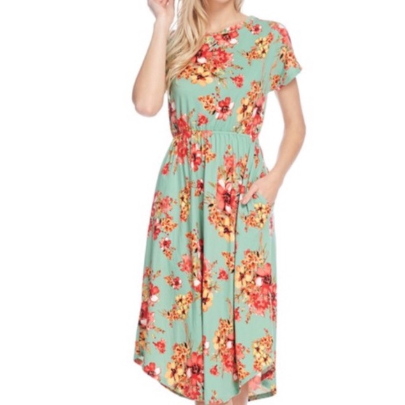 NEW FIT & FLARE FLORAL DRESS❗️Closet Closing❗️ - Picture 4 of 6