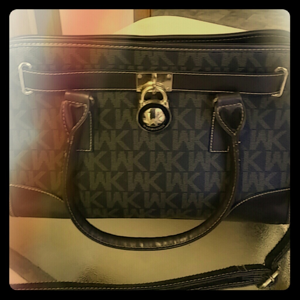 HUGE SALE!! ON WENDY KEEN PURSE DON'T MISS OUT