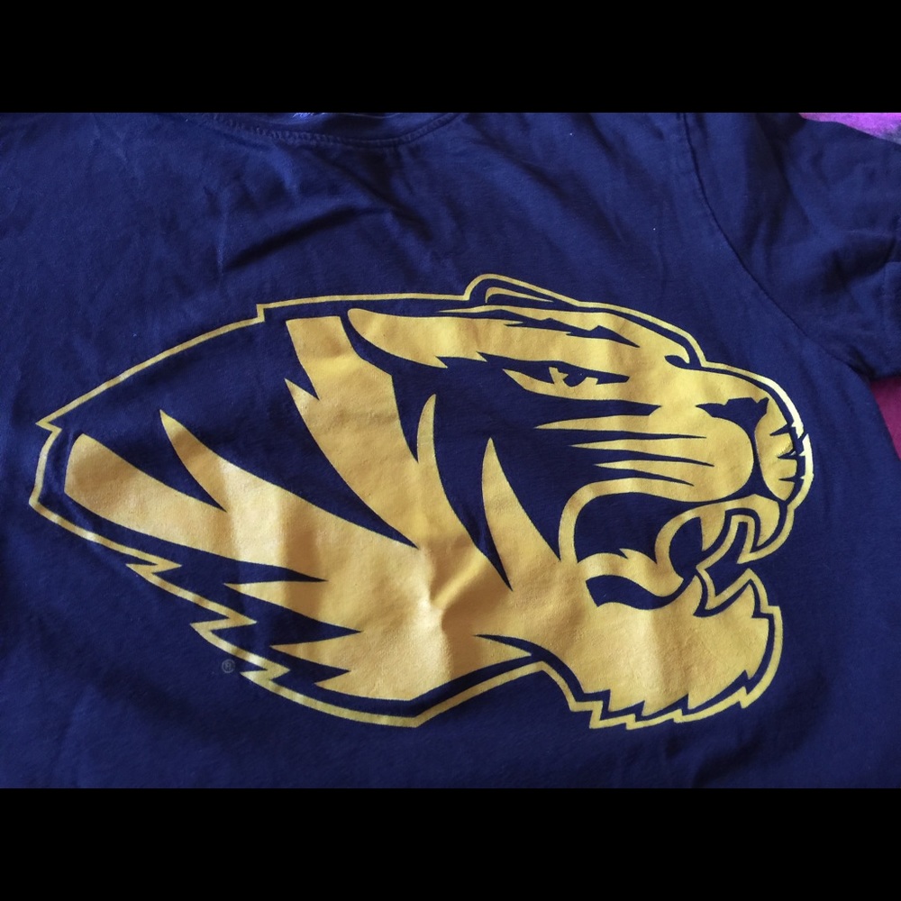 SZ LG Knights Apparel 4 Her MIZZOU shirt
