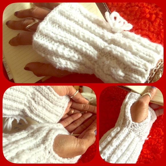 Fingerless Chunky Ribbed Mittens - Picture 1 of 4