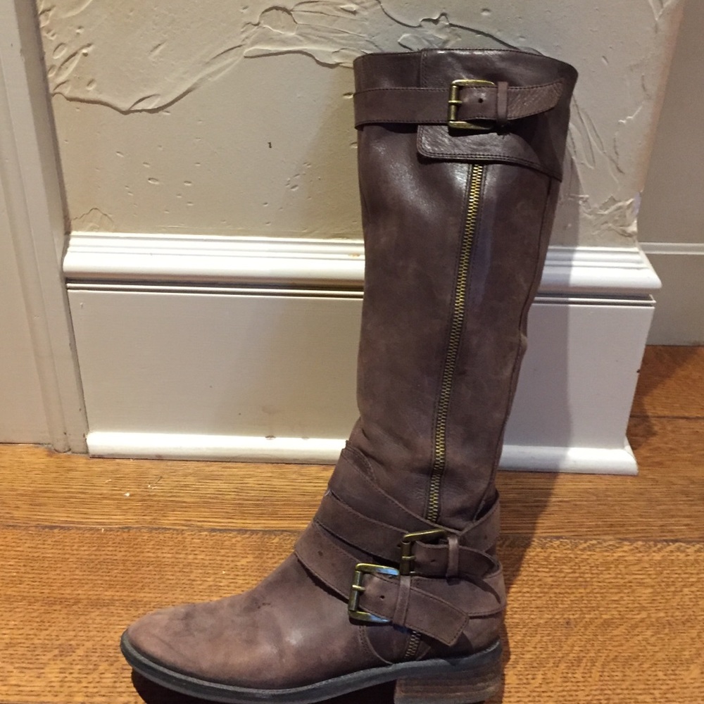 Enzo Angiolini brown boot