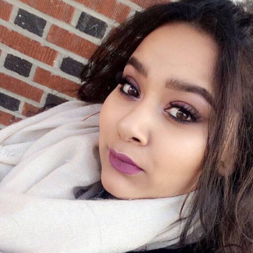 Meet your Posher, Liya