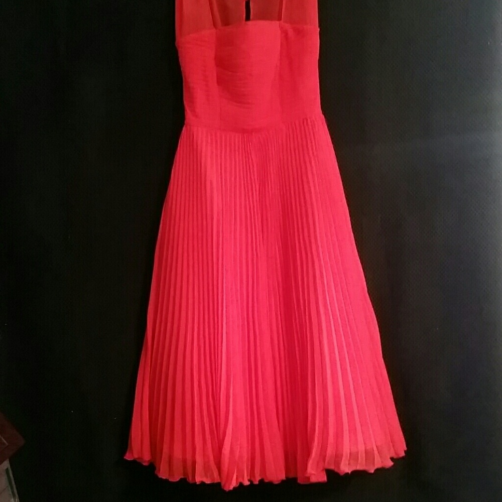 NWT Beautiful  RED ASOS Brand dress Sz 4