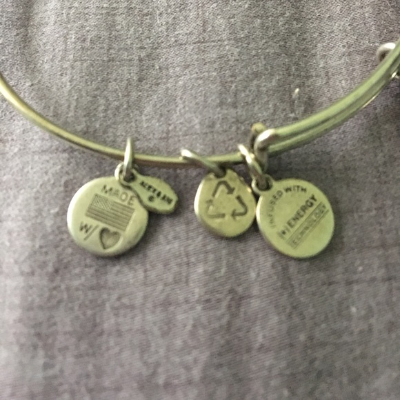 Alex and ani star of Venus bracelet - Picture 2 of 3