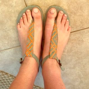TOMS women's sandals!
