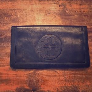 Tory burch clutch