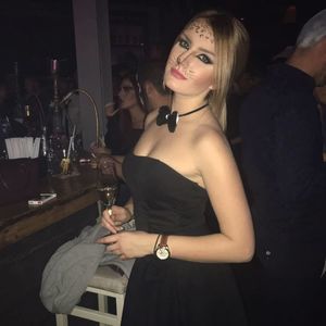 Meet your Posher, Yoanna