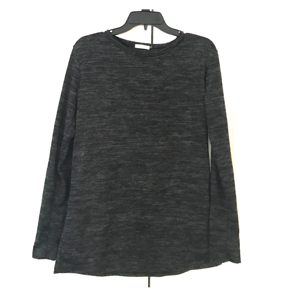 Long sleeve dark grey tee