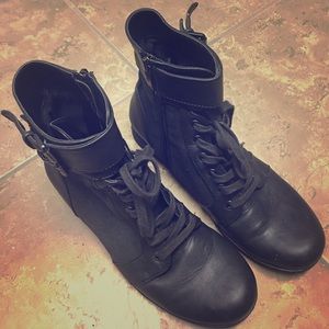 combat boots