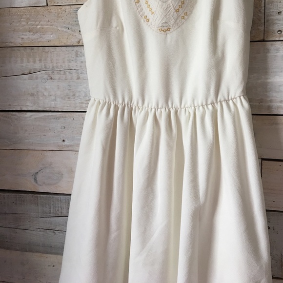 Ivory - Picture 3 of 4