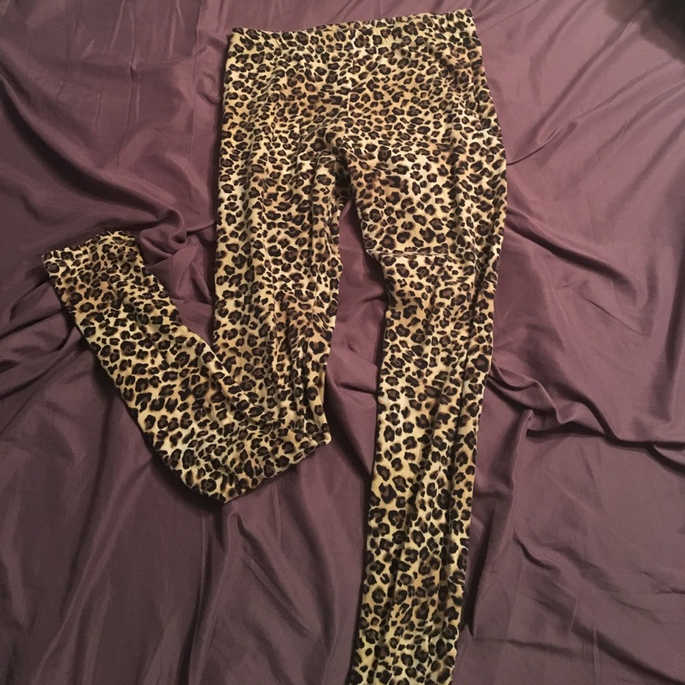 Animal print leggings