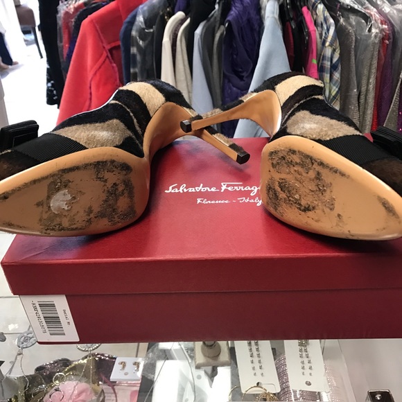 Authentic - Picture 4 of 4