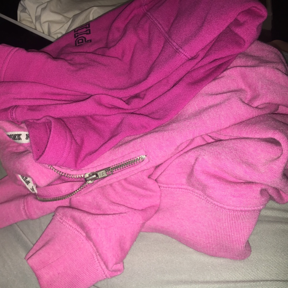 BUNDLE. 2 sweatshirts SAVING LOTS