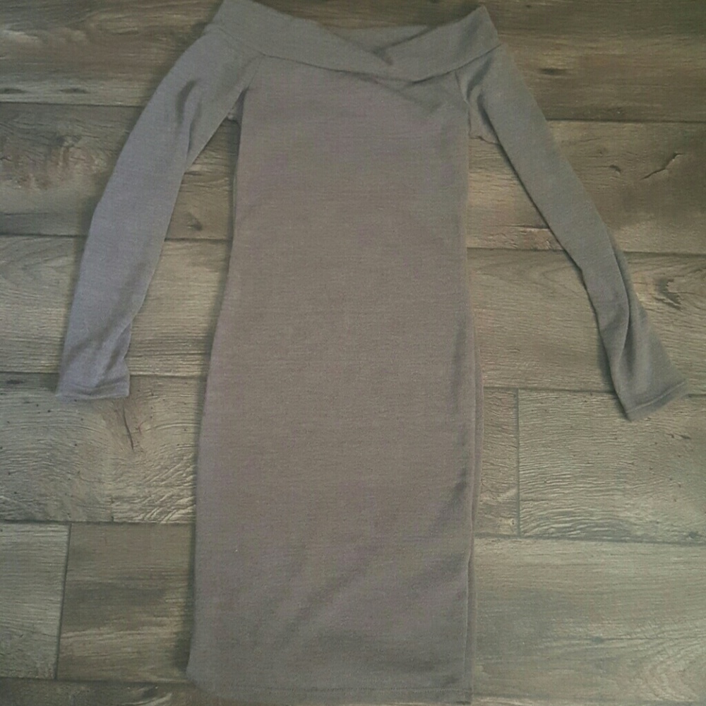 Off the shoulder body fitted dress