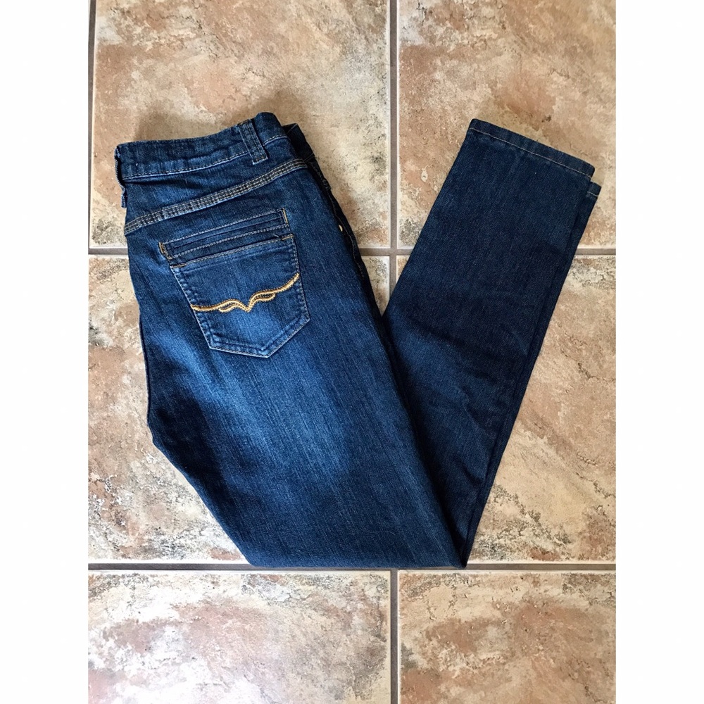 I.Q. & Company Petite Straight Leg Jeans