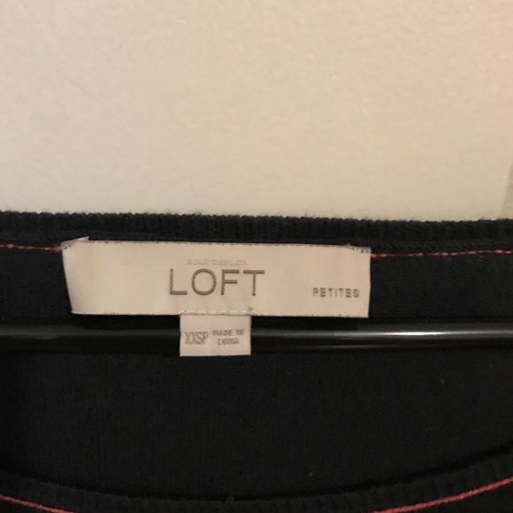 Ann Taylor LOFT top - Picture 2 of 2