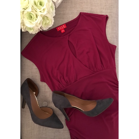 ELLE Dresses & Skirts - ELLE • raspberry rouched key hole jersey dress