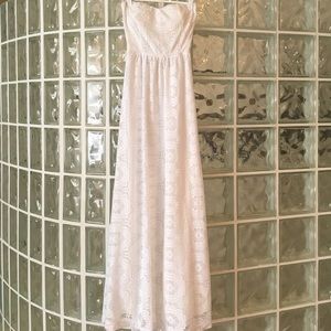 White lace strapless dress