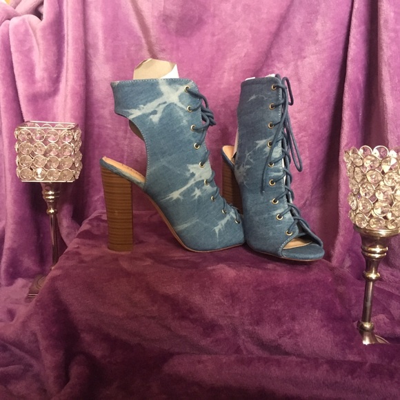 Beautiful denim peep toe booties - Picture 5 of 5
