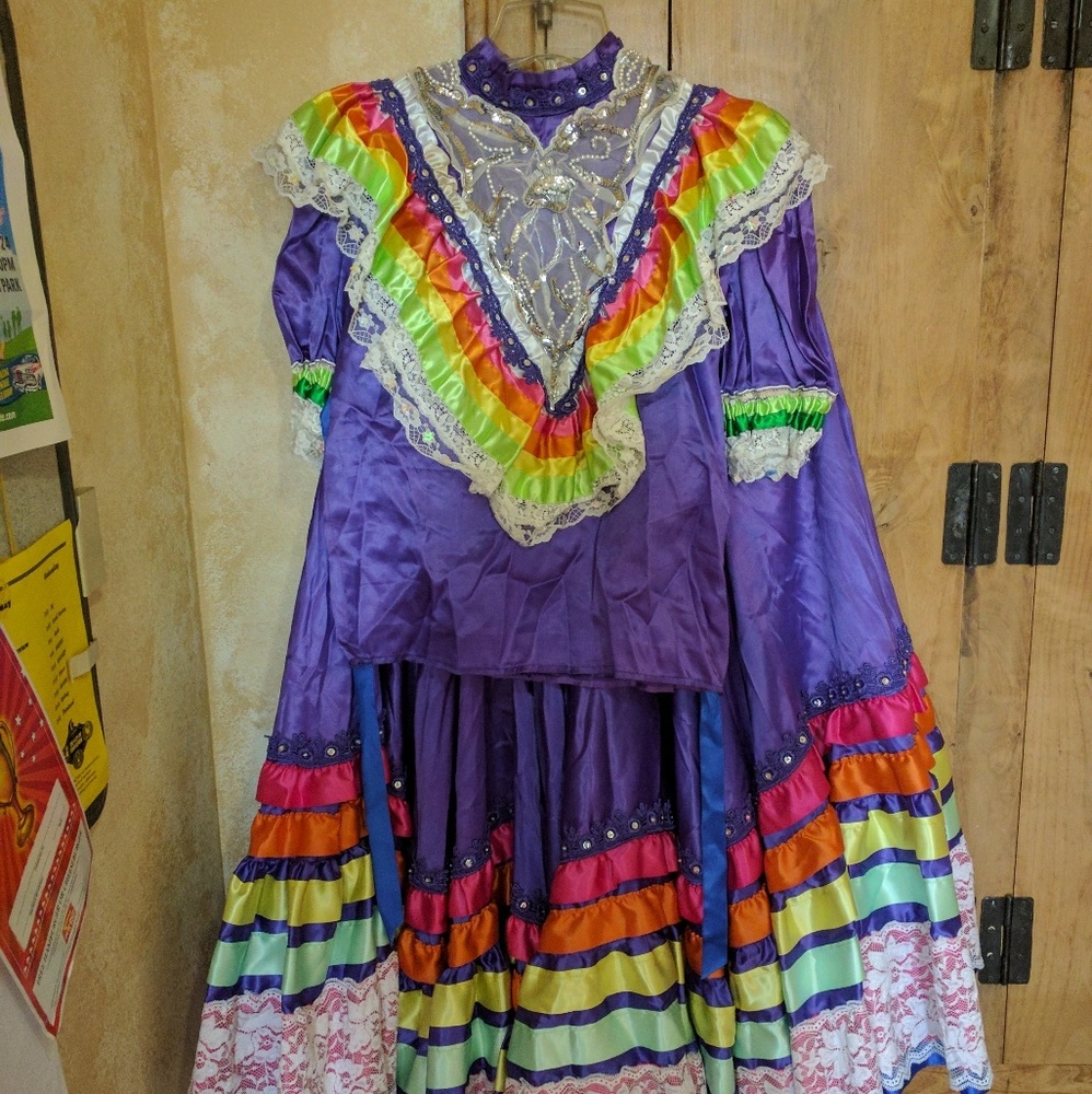 Girls folklorico dress size 8-10