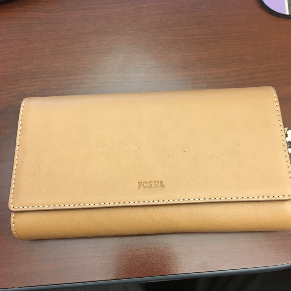 Authentic fossil wallet brand new