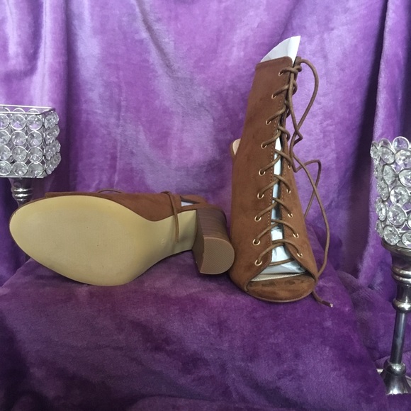 Tan open toe bootie - Picture 4 of 4