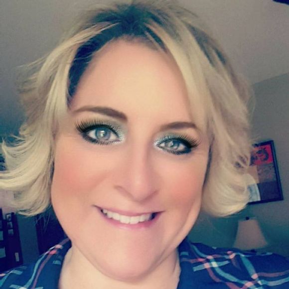 Meet your Posher, Carrie - Picture 1 of 1