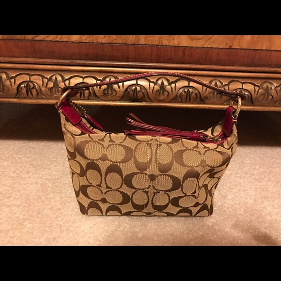 Beautiful Authentic ♥️COACH♥️ Small Purse - Picture 8 of 13